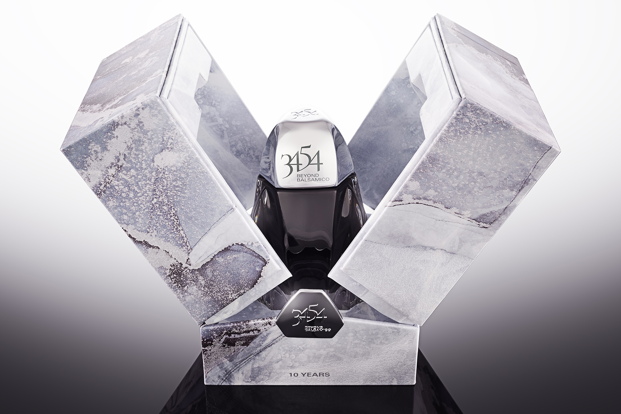 國(guó)際包裝設(shè)計(jì)分享|Maison Venkov 設(shè)計(jì)的高端陳醋包裝設(shè)計(jì)欣賞