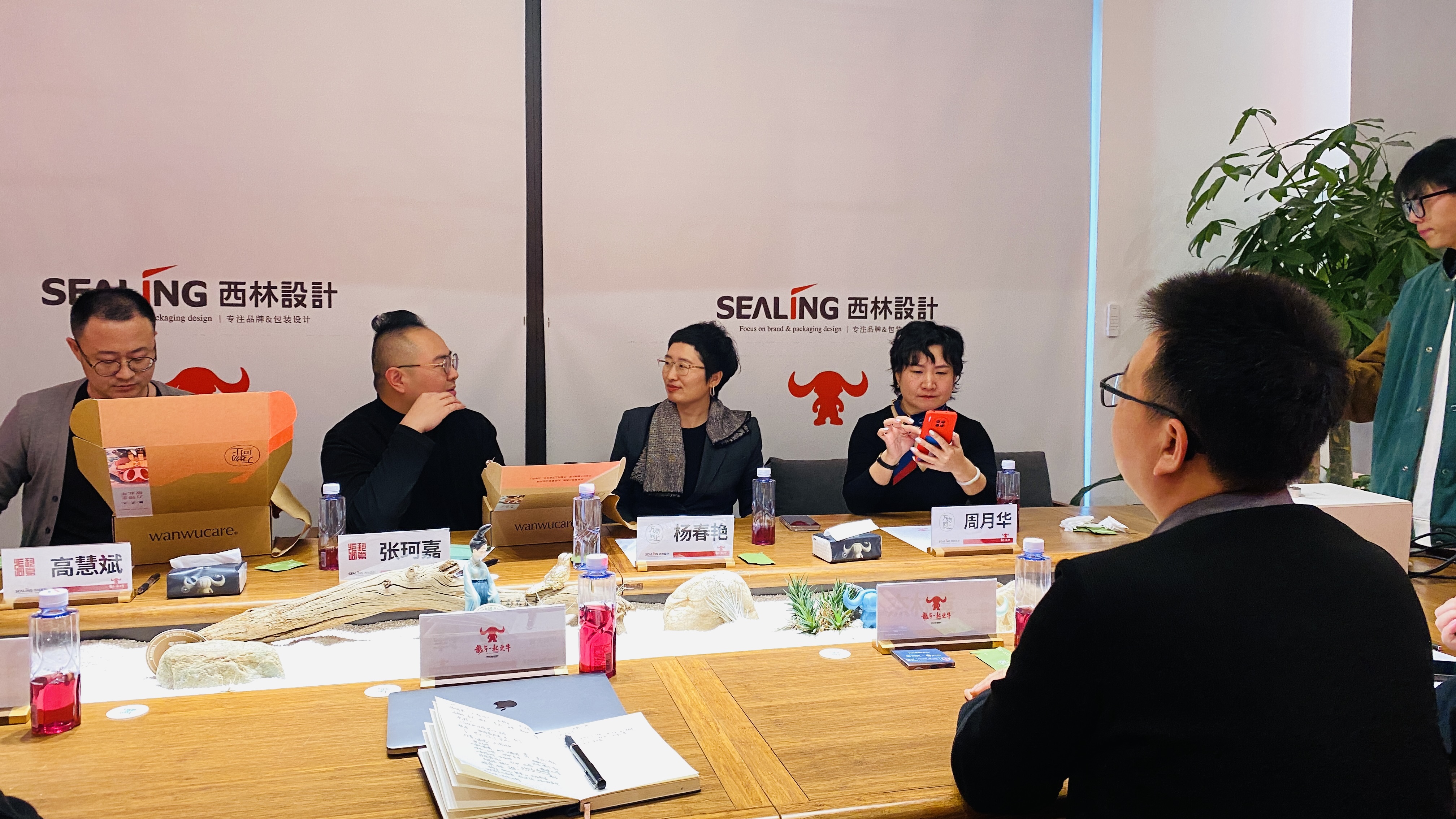 張珂嘉X瓦斯牛X萬(wàn)物向上戰(zhàn)略合作：攜手邁向更為璀璨的未來(lái)